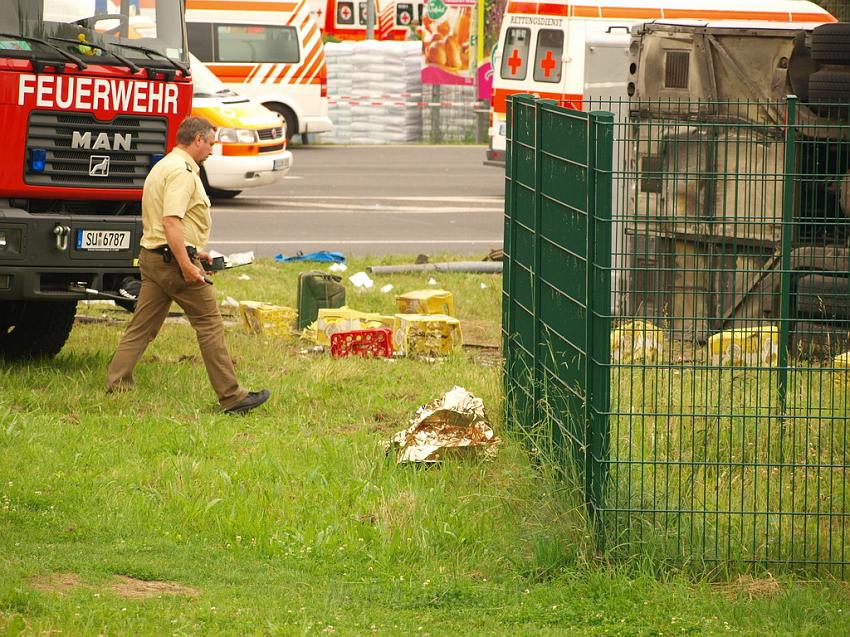 Schwerer Unfall mit Reisebus Lohmar Donrather Dreieck P219.JPG